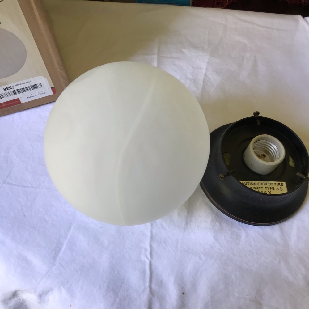 Ceiling mount - Picture 3 of 4